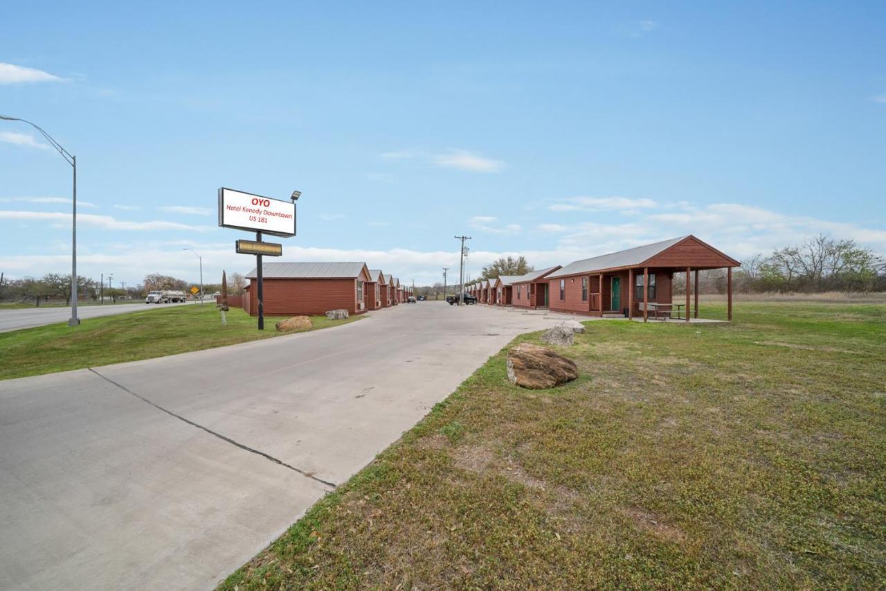 Oyo Hotel Kenedy Downtown - Us 181 Exterior photo